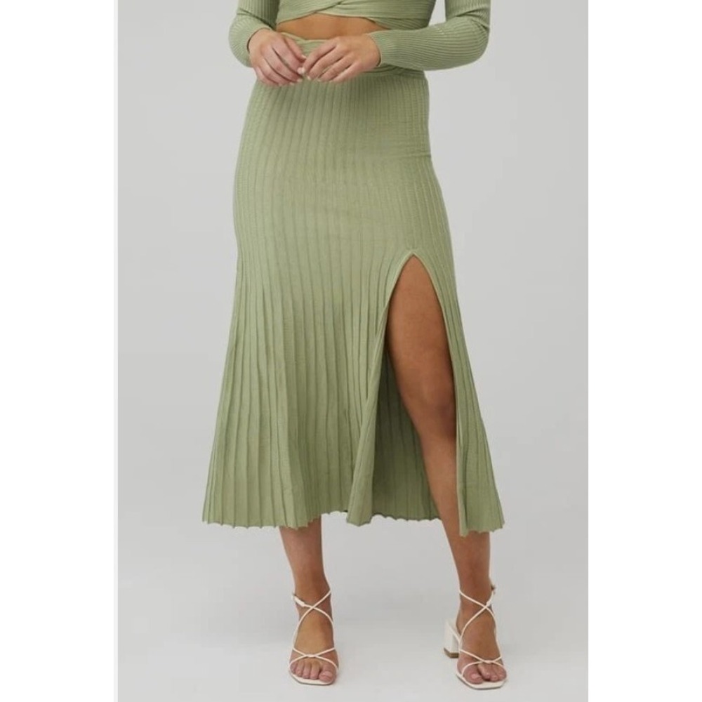 SOVERE Womens Green Inertia Knit Midi Skirt sz Small Cozy Comfy Stretch $149